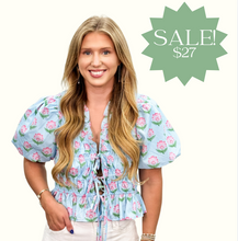 Load image into Gallery viewer, Floral Print Front Tie Top