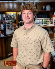 Load image into Gallery viewer, ORVIS | Men's SS Featherweight Shooting Shirt - Quail Bird Print